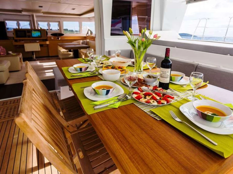 Alquiler Palermo - Lagoon BLUE DESTINY en SamBoat