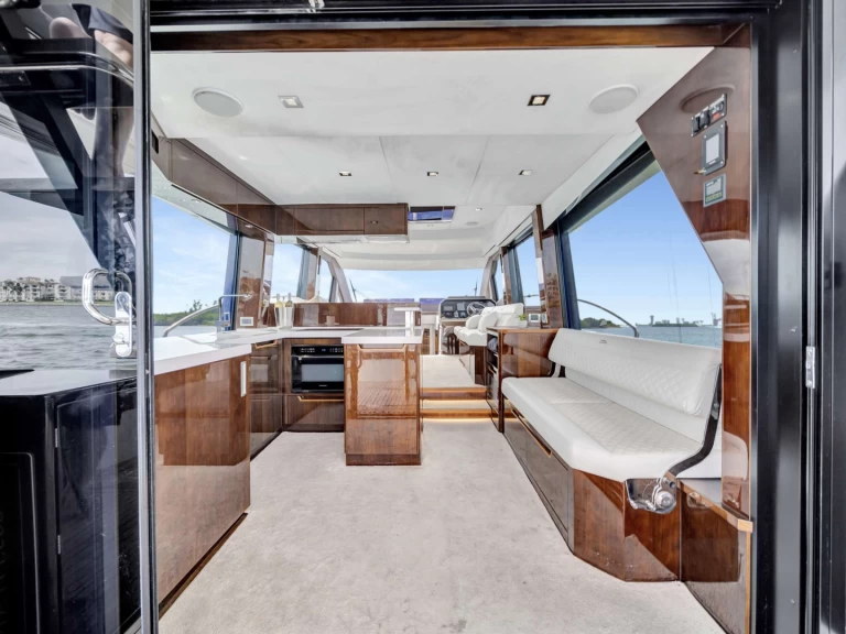 Alquiler de Galeon Infinity en Miami