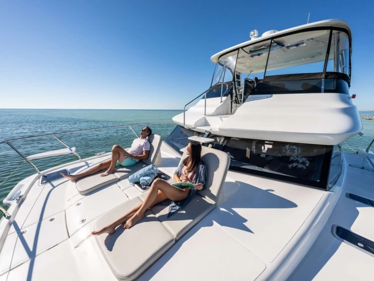 Alquiler Yate de lujo Aquila con o sin  título de navegación