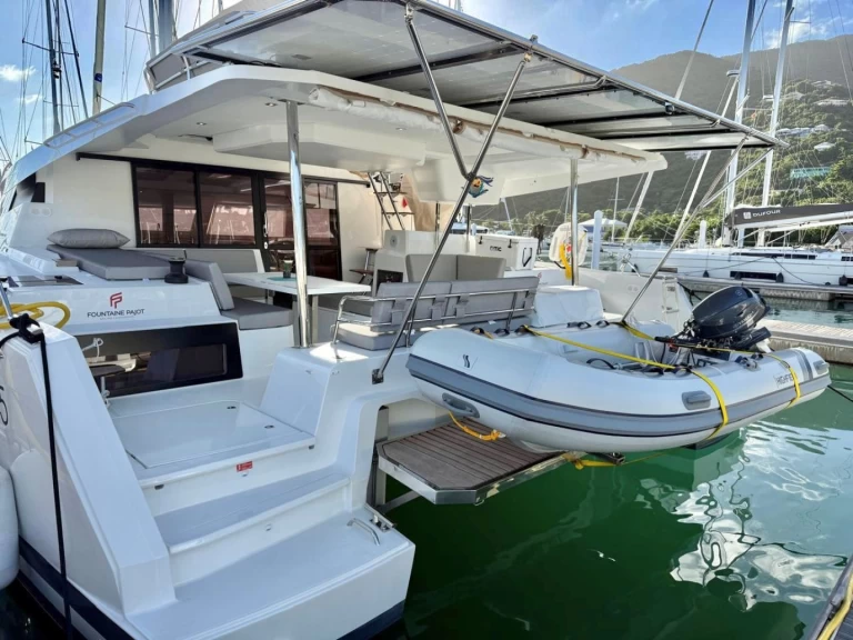 Alquiler Catamarán Fountaine Pajot con o sin  título de navegación
