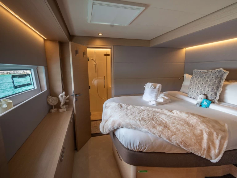 Alquiler Yate de lujo Lagoon con o sin  título de navegación