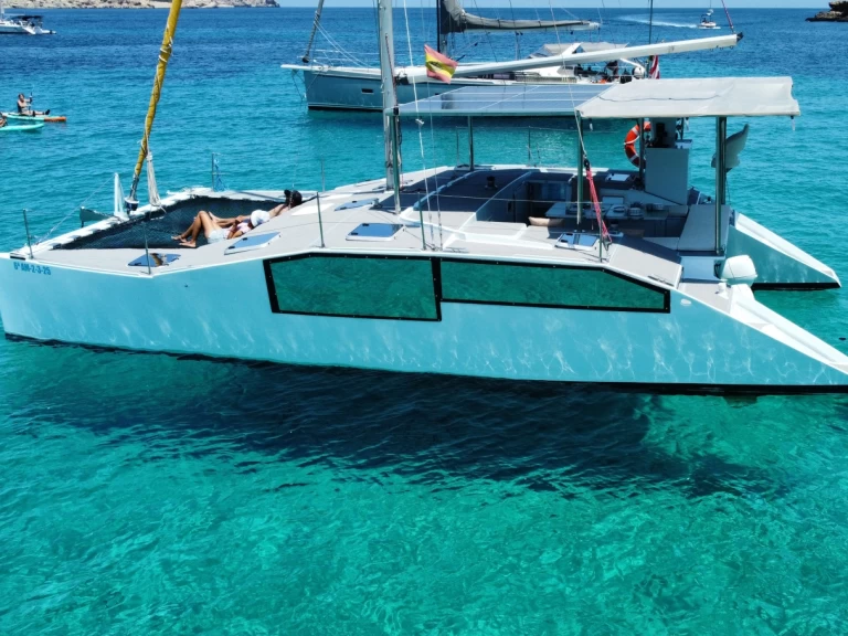 Alquiler de Multicap-Caraibes Punch 1200 en Playa de Talamanca