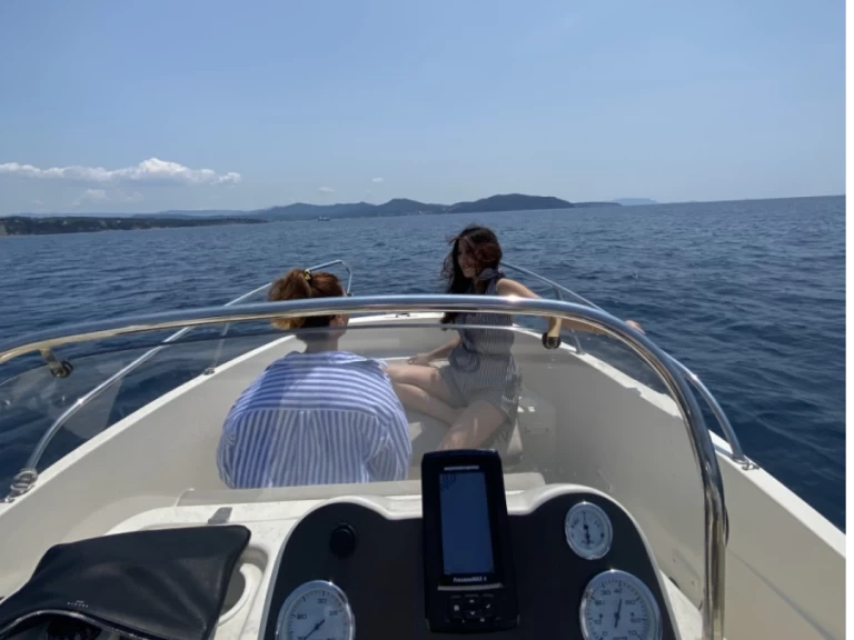 Alquiler Lancha Quicksilver con o sin  título de navegación