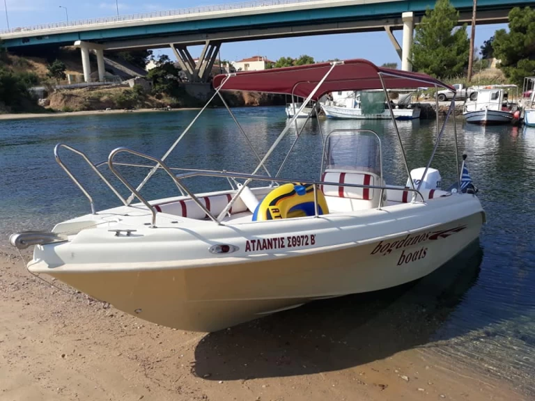 Karel Open de alquiler a Néa Potídhaia