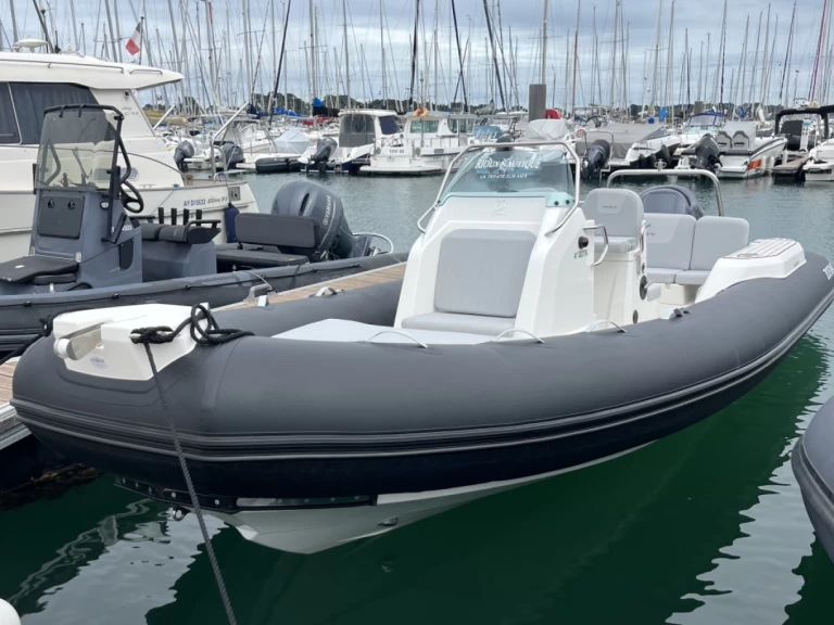 Alquiler de Zodiac Medline 7.5 en La Trinité-sur-Mer