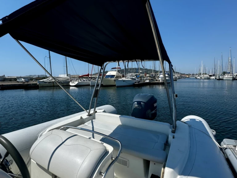Alquiler de embarcaciones Lomac Lomac 760 IN enSète en Samboat