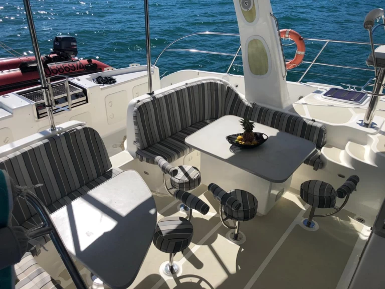 Alquiler de barcos Hell-Ville barato de Majestic 53