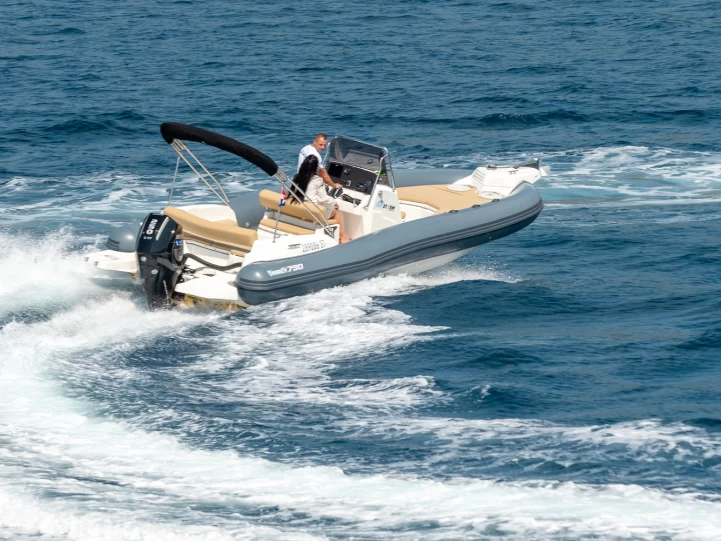 Alquiler de embarcaciones Marlin Boat MARLIN 790 DYNAMIC enTrogir en Samboat