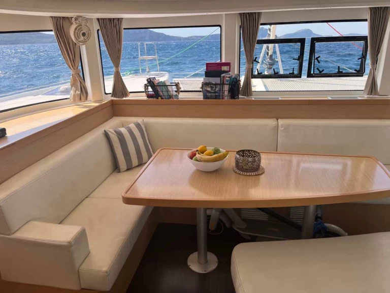 Alquiler Catamarán Lagoon con o sin  título de navegación