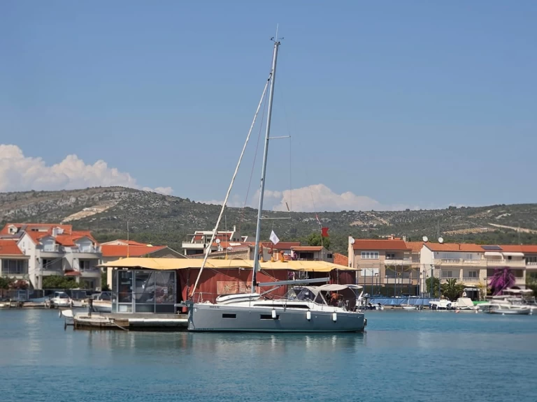 Velero para alquilar Rogoznica al mejor precio