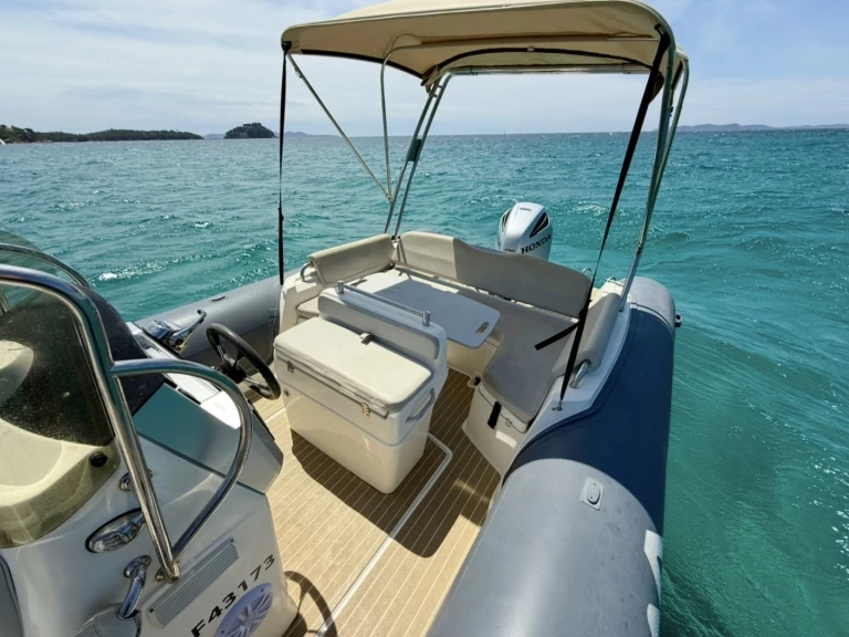 Alquiler de barcos Hyères barato de Sport 26 GT