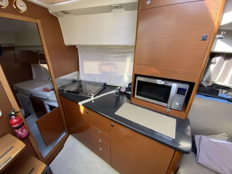 Alquiler de embarcaciones Jeanneau Leader 9 enHyères en Samboat