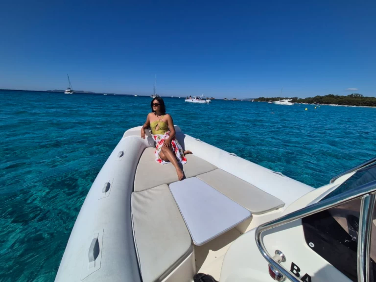 Alquiler Neumática Nautica Led con o sin  título de navegación