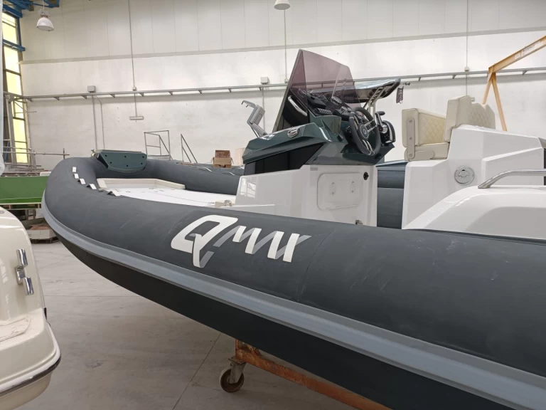 Alquiler Neumática en Vulcano - Qmax 26 Juniorboat 