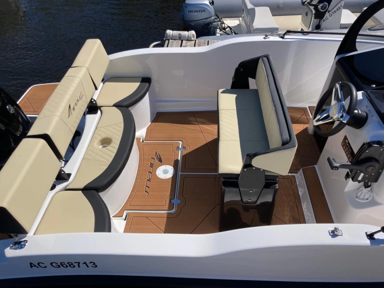 Alquiler de Nireus 53 Escape en Sanguinet