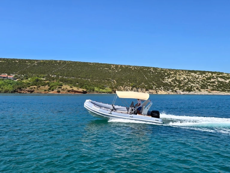 Neumática para alquilar Novalja al mejor precio