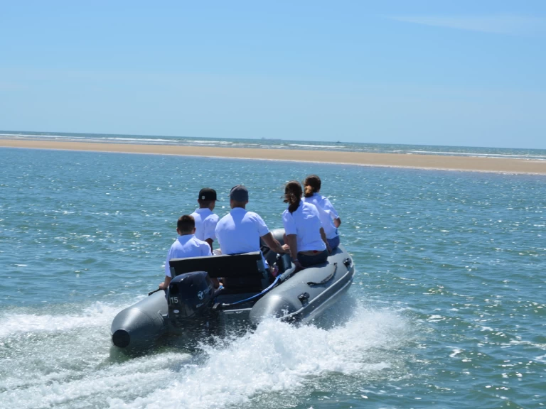 Alquiler Neumática Quicksilver con o sin  título de navegación