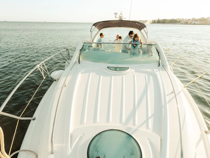 Fairline, U.K. Targa 34 de alquiler a Lisboa