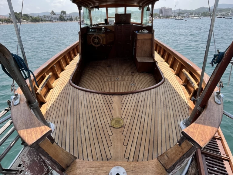 Alquiler de barcos Sant Antoni de Portmany barato de Motoverelo