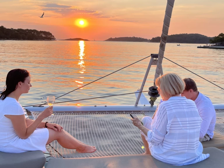 Alquiler de barcos Port-de-Bouc barato de Helia 44