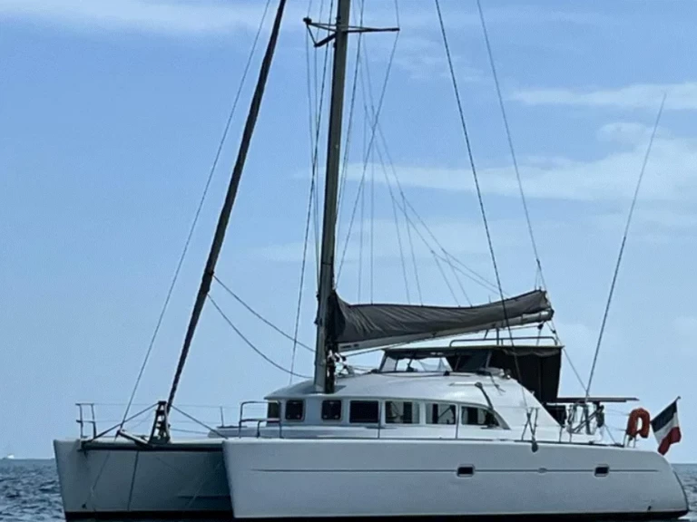 Alquiler Catamarán Lagoon con o sin  título de navegación