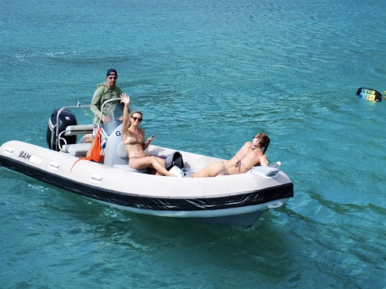 3D Tender Lux 550 de alquiler a San Martín