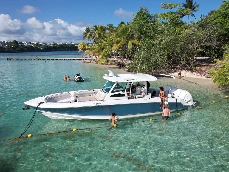 Alquiler de embarcaciones Boston Whaler Boston Whaler 380 Outrage enPointe-à-Pitre en Samboat