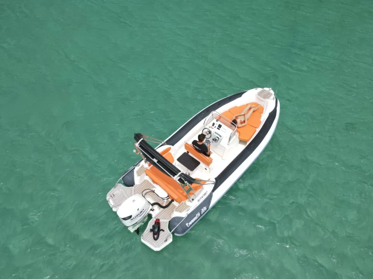 Alquiler de embarcaciones Marlin Boat Marlin Boat 226 FB enPorto-Vecchio en Samboat