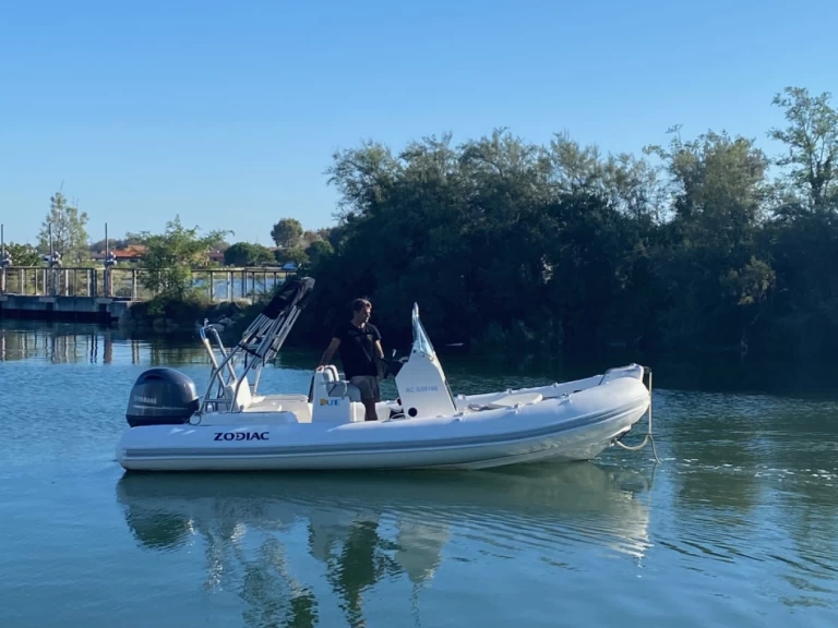 Alquiler de embarcaciones Zodiac Medline 5.8 enArcachon en Samboat