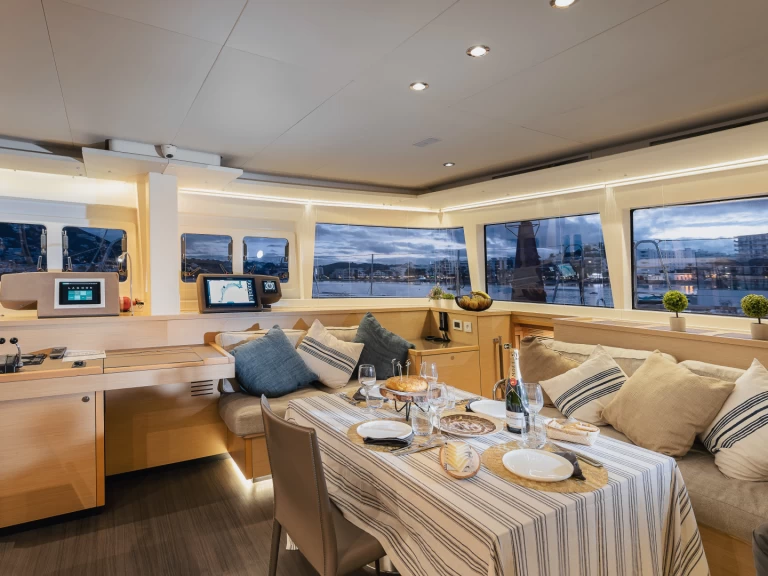 Alquiler Catamarán Lagoon con o sin  título de navegación