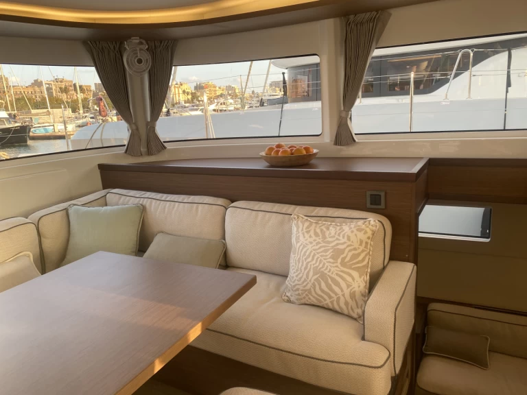 Alquiler de embarcaciones Lagoon Lagoon 46 enSant Antoni de Portmany en Samboat