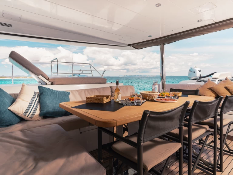 Alquiler Catamarán Lagoon con o sin  título de navegación