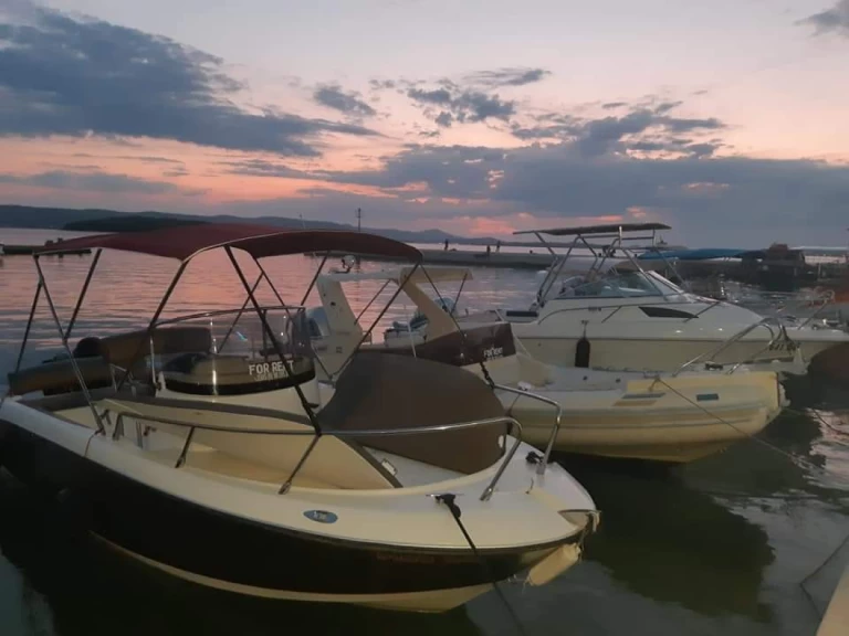 Alquiler de barcos Biograd na Moru barato de 20 DECK