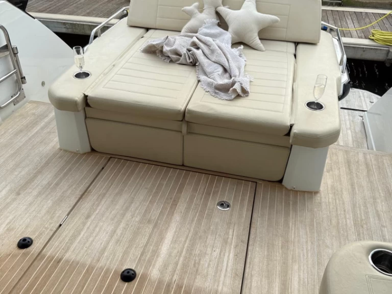 Alquiler de Lancha, con o sin patrón Bénéteau Porto Badino