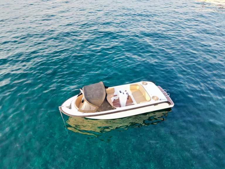 Alquiler Lancha BRB con o sin  título de navegación