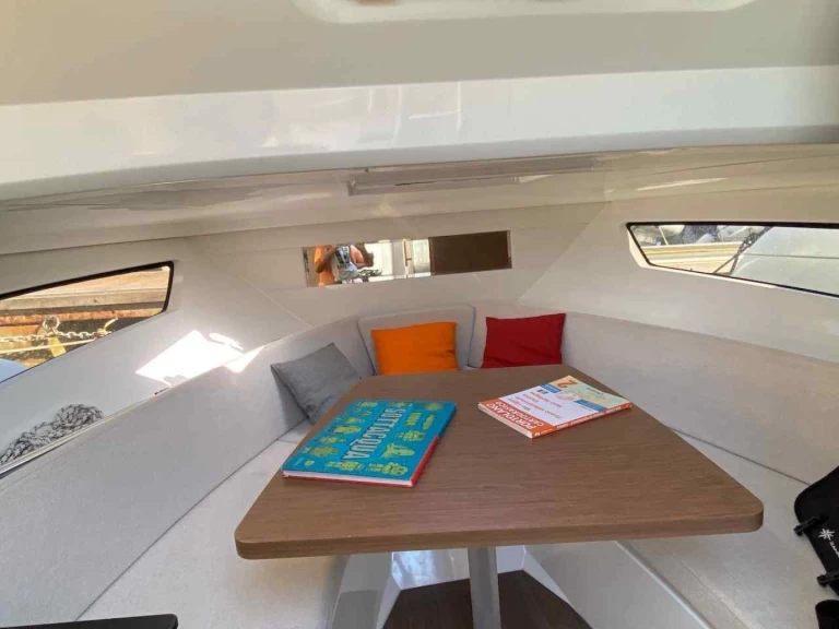 Alquiler Lancha Jeanneau con o sin  título de navegación