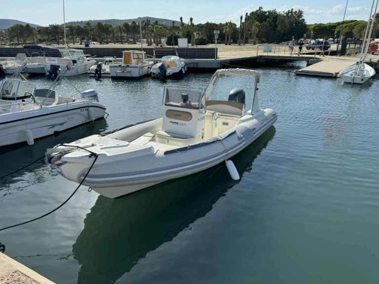 Alquiler de Lomac Lomac 710 IN en Hyères