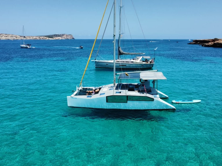 Alquiler de Multicap-Caraibes Punch 1200 en Sant Antoni de Portmany