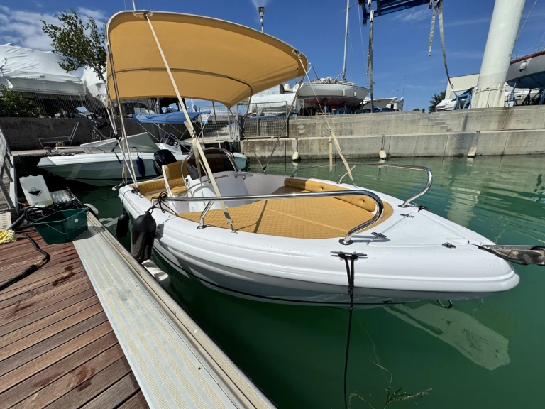 Alquiler de Ranieri Shark 17 en Lignano Riviera