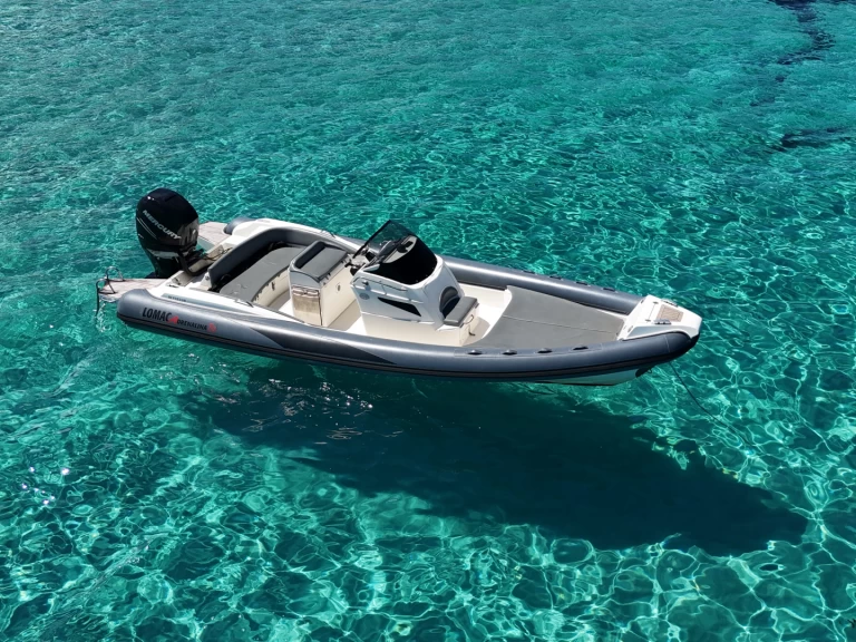 Alquiler de Lomac Adrenalina 7.5 en Saint-Florent