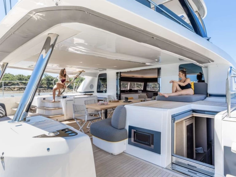 Alquiler de embarcaciones Lagoon Lady Ros&eacute; (Lagoon Sixty 5) enSan Martín en Samboat