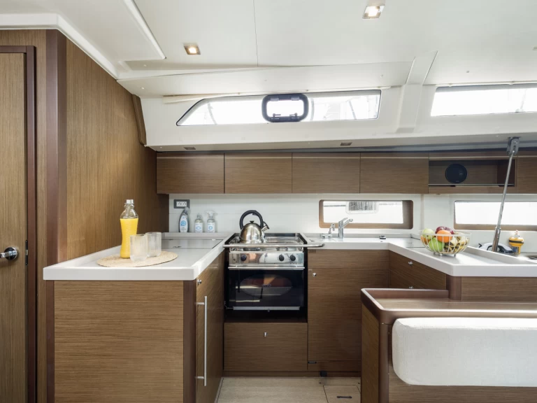 Alquiler de barcos Cos barato de Oceanis 51.1 / owner's version