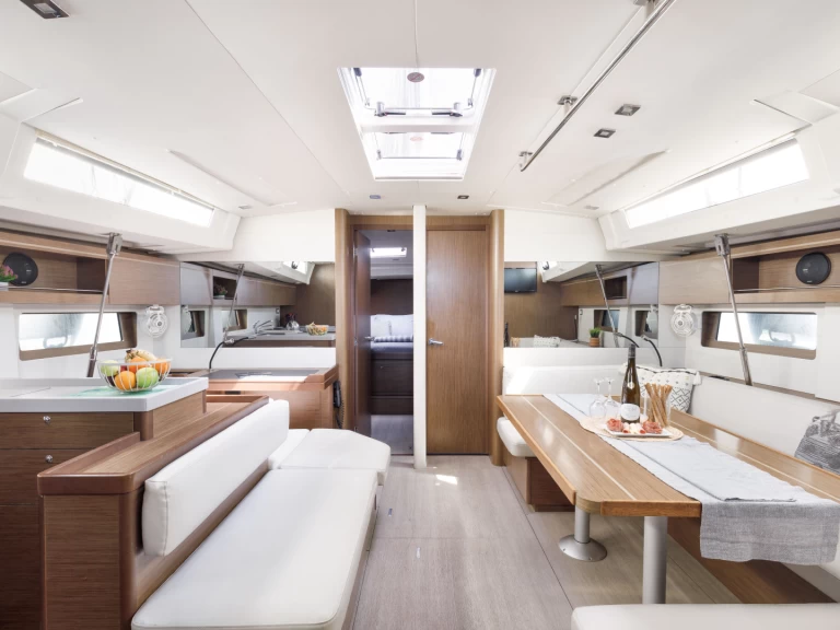 Alquiler Cos - Bénéteau Oceanis 51.1 en SamBoat