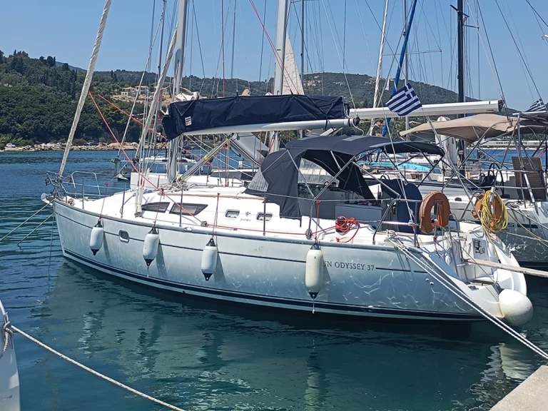 Alquiler de Velero, con o sin patrón Jeanneau Nikiána