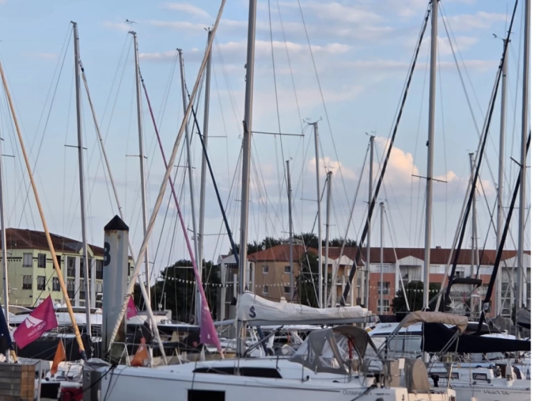 Bénéteau Oceanis 30.1 de alquiler a Les Sables-d'Olonne
