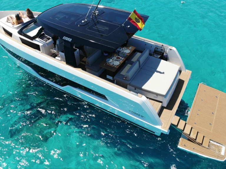Alquiler Lancha Fjord con o sin  título de navegación