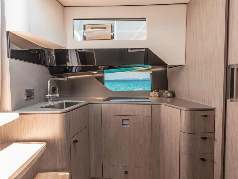 Alquiler de Lancha, con o sin patrón Fjord Ibiza (Ciudad)