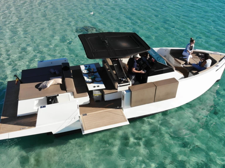 Alquiler de De Antonio D34 en Ibiza (Ciudad)