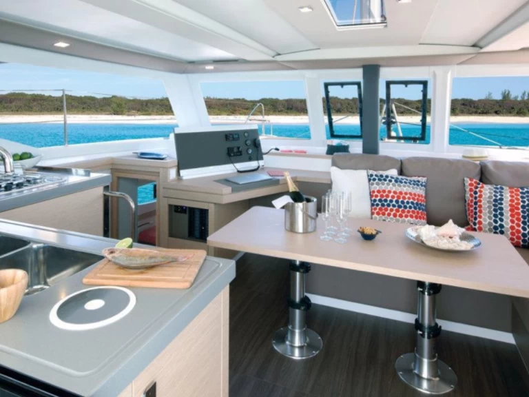 Alquiler Catamarán Fountaine Pajot con o sin  título de navegación