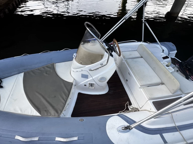 Alquiler de Neumática, con o sin patrón Joker Boat Hyères